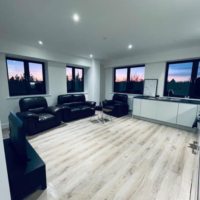 New One Bedroom Luxury Apartment In Solihull Eksteriør billede