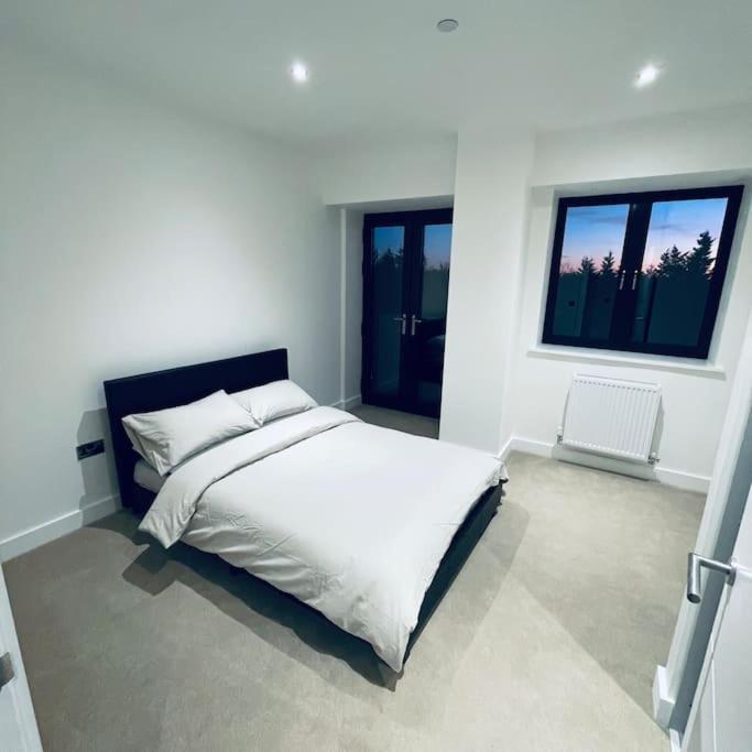 New One Bedroom Luxury Apartment In Solihull Eksteriør billede