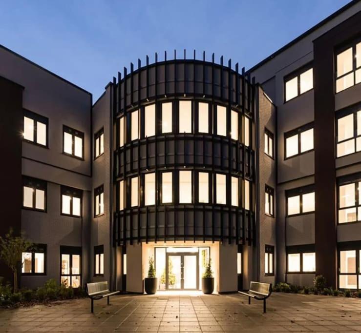 New One Bedroom Luxury Apartment In Solihull Eksteriør billede
