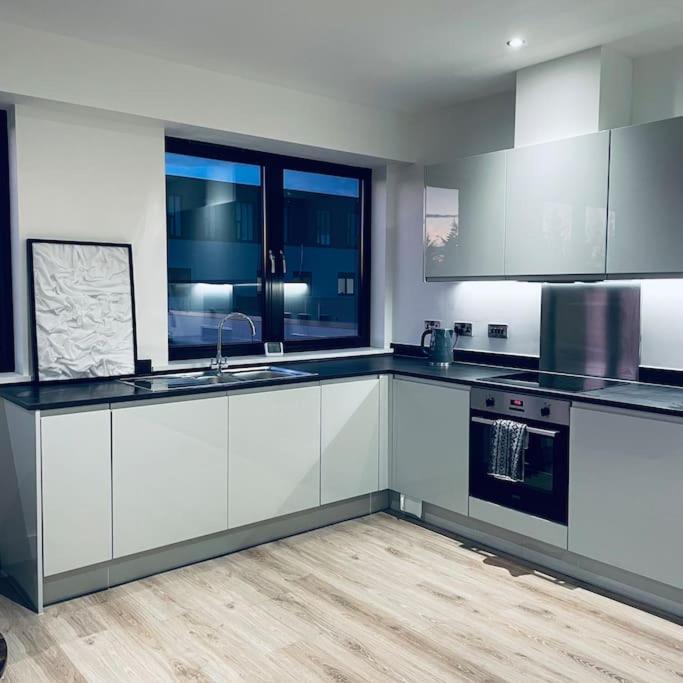 New One Bedroom Luxury Apartment In Solihull Eksteriør billede