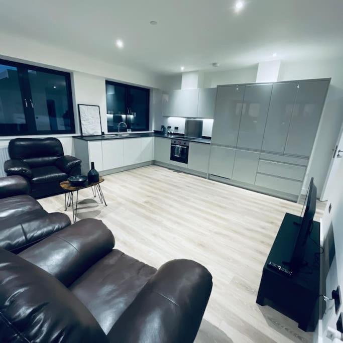 New One Bedroom Luxury Apartment In Solihull Eksteriør billede